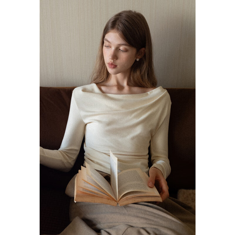 EGGKA法式斜肩气质杏色修身T恤春季女荡领温柔长袖收腰简约上衣 杏色 S