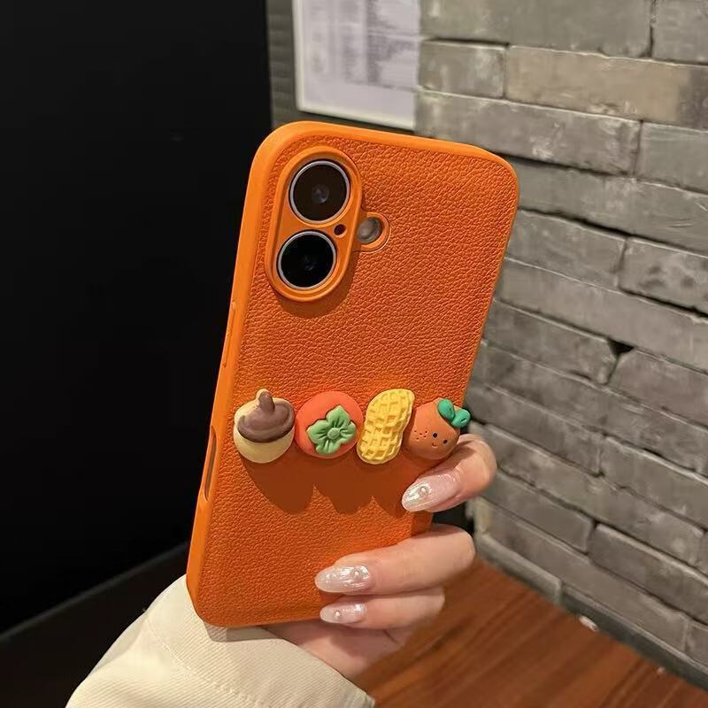 八脚兽适用苹果17手机壳新款橙素皮纹iphone16好事发生公仔15pro手提绳高级感14女款手腕绳13pro保护套 橙色素皮皮纹壳+好柿发生公仔+手提绳 iPhone 13 Promax