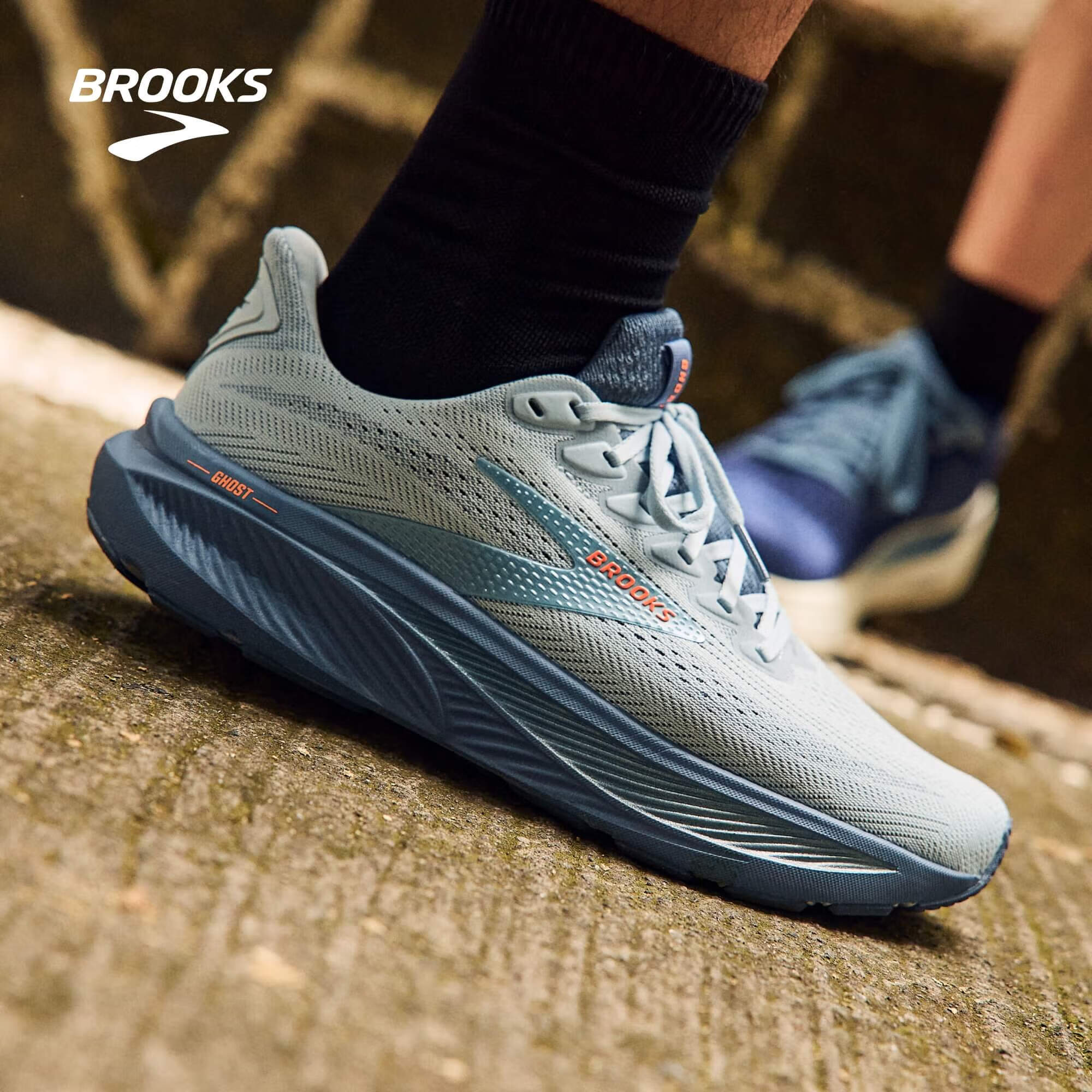 布鲁克斯（BROOKS）Ghost 幽灵 17 跑鞋男女款缓震跑步鞋百搭运动鞋 男款 天空蓝灰/月光蓝/桔红 42