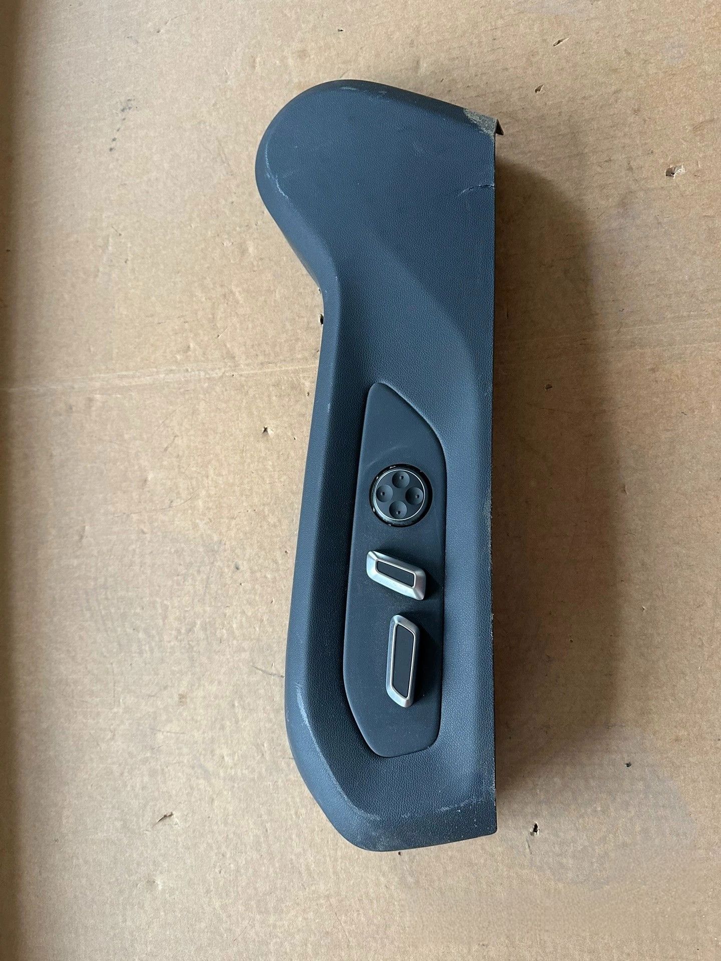 丽田适配东风奕派007左前电动座椅开关电动座椅按钮总成腰脱调节开关