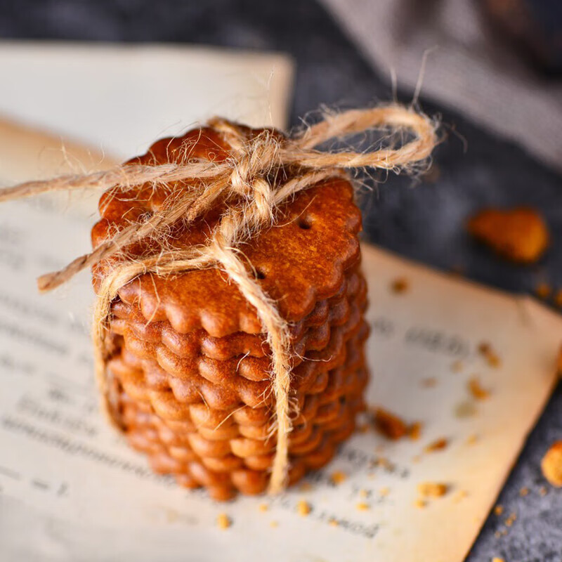 冬己夹心咸蛋黄饼干网红黑糖麦芽糖焦糖小圆饼办公室休闲零食小吃 【大包装】黑糖500g*1袋