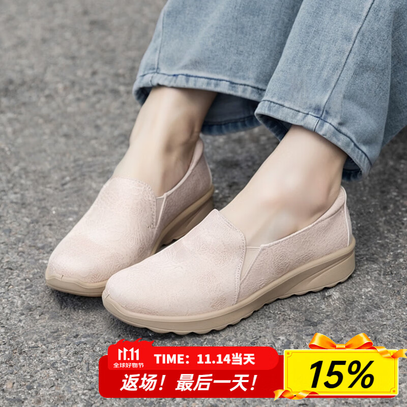 斯凯奇（Skechers）女鞋夏季2025新款一脚蹬穿脱妈妈鞋网面透气休闲鞋轻便软底老人鞋 158896-OFWT /乳