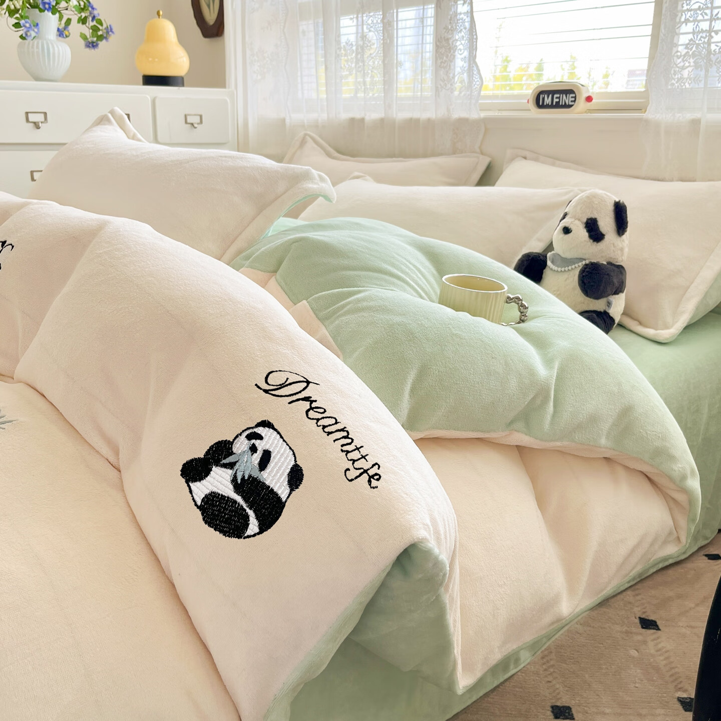 VJE毛巾绣加厚牛奶绒床上四件套冬季双面绒珊瑚绒被套床单加绒床品 熊猫抱竹-奶白绿 三件套1.2m 床单款 -被套150*200cm