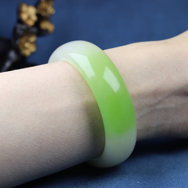 和田玉羊脂白玉翠青手镯女款老坑白玉夫镯子贵妃镯礼 玉镯尺寸52mm