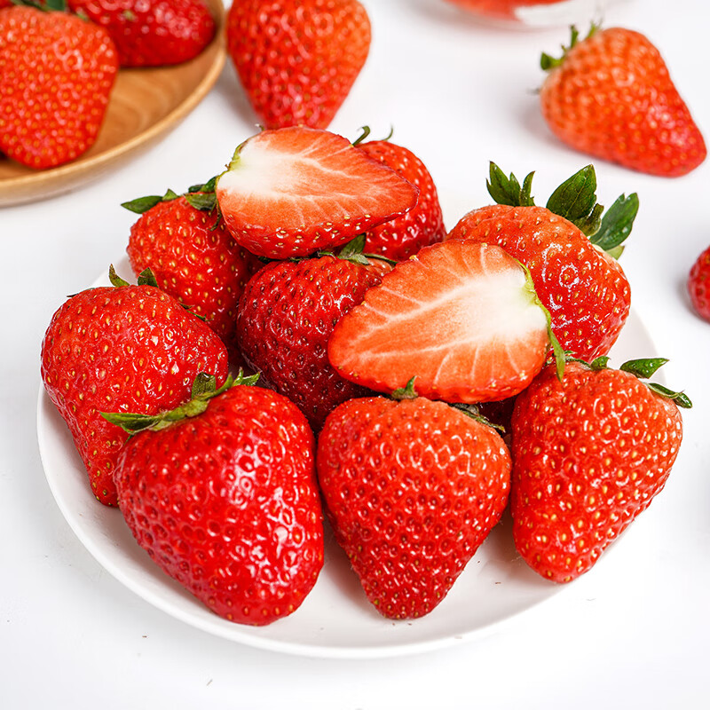 飘香果度【顺丰直达】红颜奶油草莓99红颜草莓新鲜次日达陕西草莓非丹东 净重1000g 大果(单果20-25g)头茬试吃/尝鲜可选