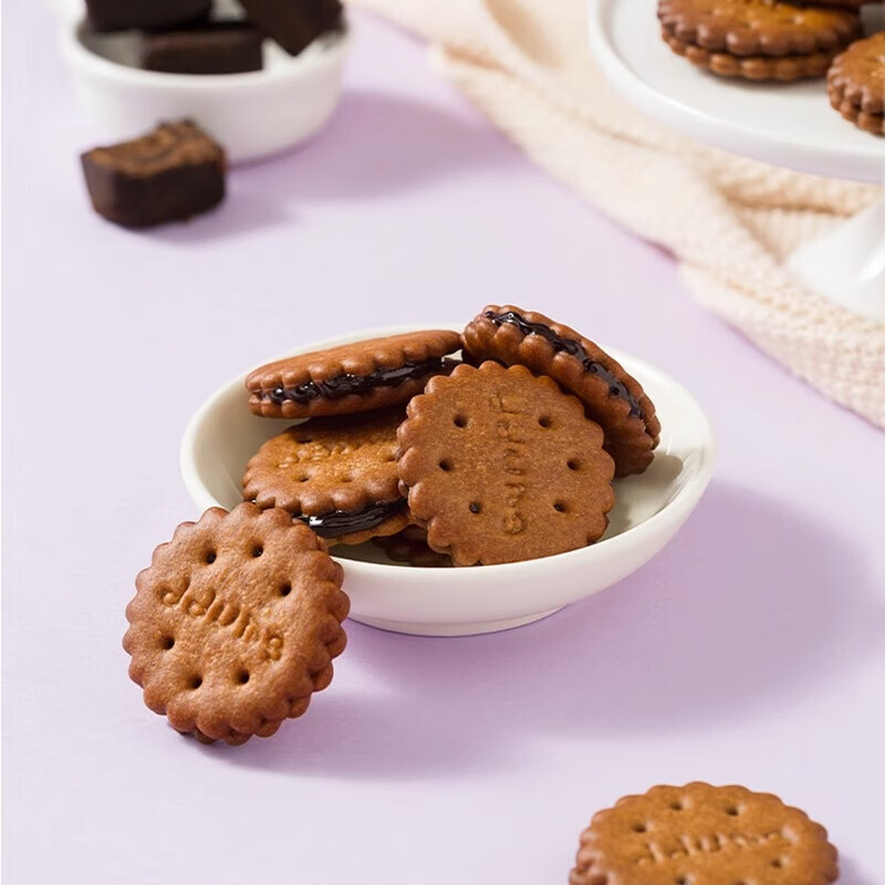 冬己夹心咸蛋黄饼干网红黑糖麦芽糖焦糖小圆饼办公室休闲零食小吃 【大包装】黑糖500g*1袋