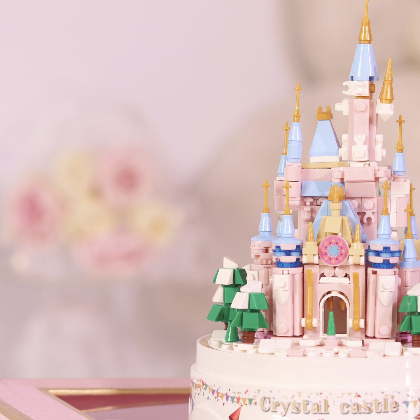 哲高创意圣诞节礼物飘雪城堡音乐盒积木拼装创意礼物送女生少女心节日 圣诞水晶城堡音乐盒-683PCS