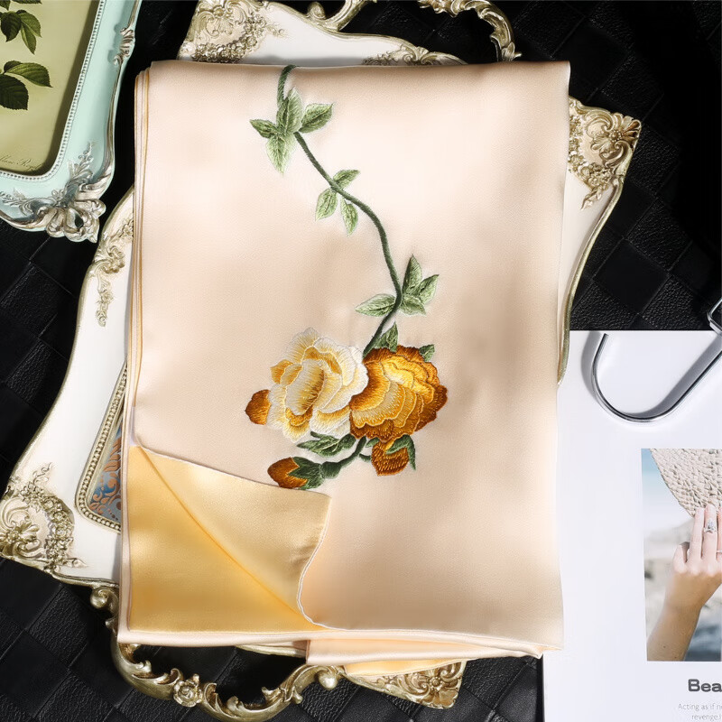 吳蠶里（WUCANLI）絲巾圍巾女士蘇繡婆婆長輩禮物媽媽旗袍披肩 牡丹芳馨-米金色