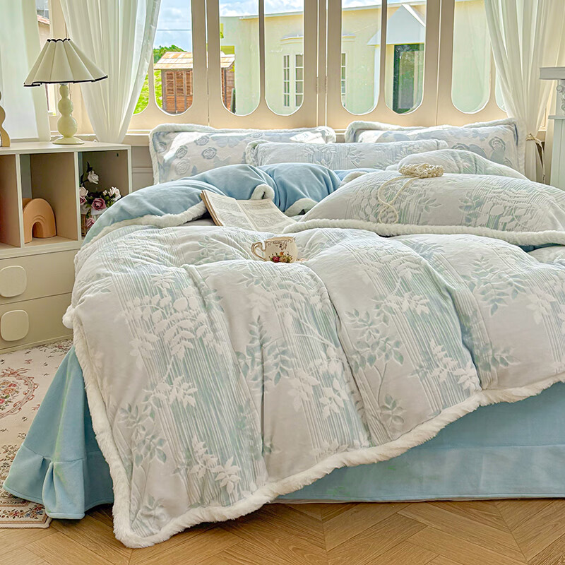 巴雷特 A类加厚拉绒雕花牛奶绒冬季保暖四件套 床笠水晶绒加密型绒套件 浅蓝叶梦c 床单款 1.8米床(被套200*230cm)