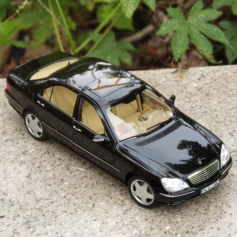跃纪生 1:18诺威尔奔驰w220 s600 1998年 蝴蝶奔 合金全开汽车模型