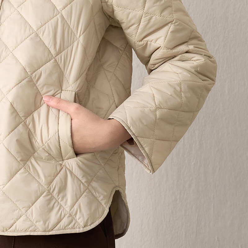 子牧棉麻秋冬装 女轻薄款棉服圆领短款时尚菱形格外套1508 黑色 M (建议95-115斤)