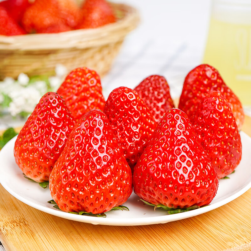 飘香果度【顺丰直达】红颜奶油草莓99红颜草莓新鲜次日达陕西草莓非丹东 净重1000g 大果(单果20-25g)头茬试吃/尝鲜可选