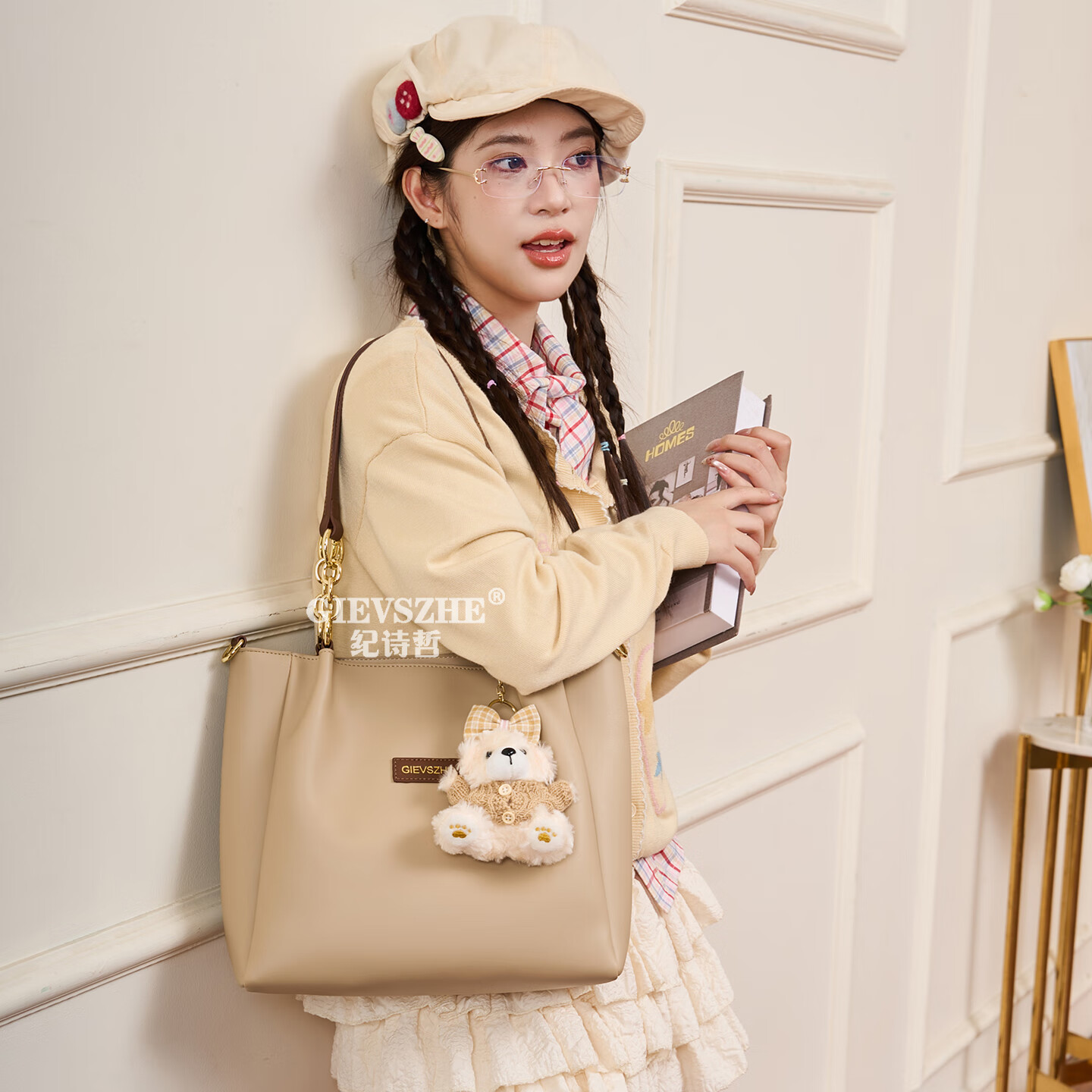 纪诗哲(GIEVSZHE)轻奢侈包包女包2025年新款女士单肩斜挎托特包送老婆女友生日礼物 卡其色 品牌礼盒装