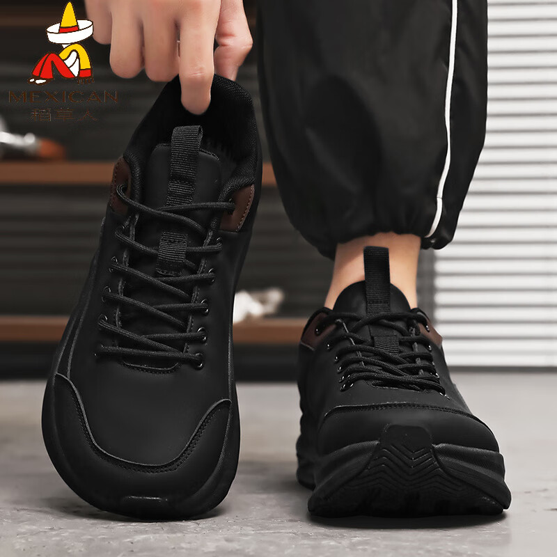 稻草人（MEXICAN）大码宽脚鞋秋冬皮面防水软底轻质运动鞋加宽较高防滑耐磨老爹鞋男 黑色KA80【皮面防水】 38
