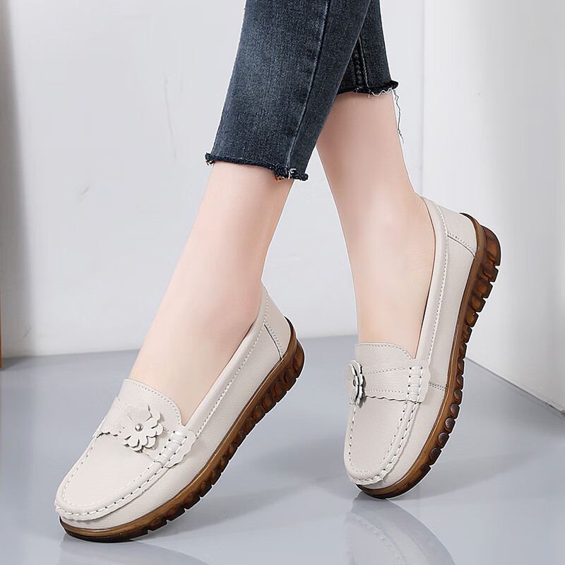 FSAT时尚小皮鞋女士软底休闲春秋单鞋2024新款平底妈妈鞋牛筋底工作鞋 灰色镂空款 41