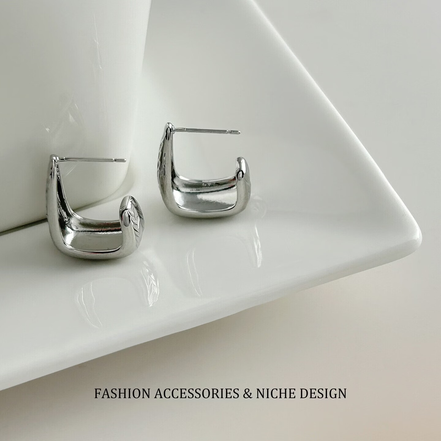 ��������ŷ�����Ŷ��ο���C���ν�ɫ�������ʸ��Ŷ�����Լ����С�ڸ߼��� ����C������ɫ���� 59Ԫ