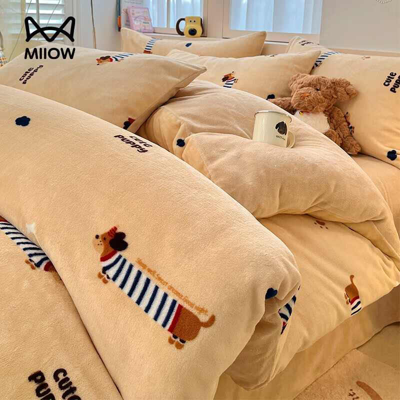 猫人（MiiOW）牛奶绒床上四件套2025新款冬季加厚床品宿舍床单被罩三件套 条纹腊肠狗【高克重牛奶绒 蓄热保暖不易掉毛】 床单款 0.9-1.2床三件套适用150x200cm