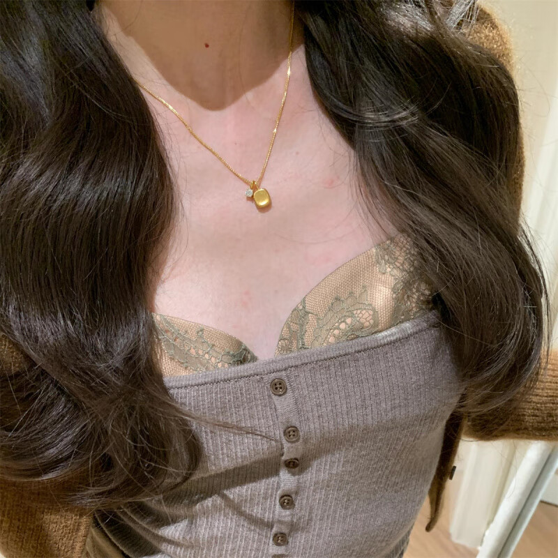 胖东来同款小方糖项链 超仙24k金拉丝方糖皓石吊坠轻奢小众感毛衣 拉丝方糖皓石项链