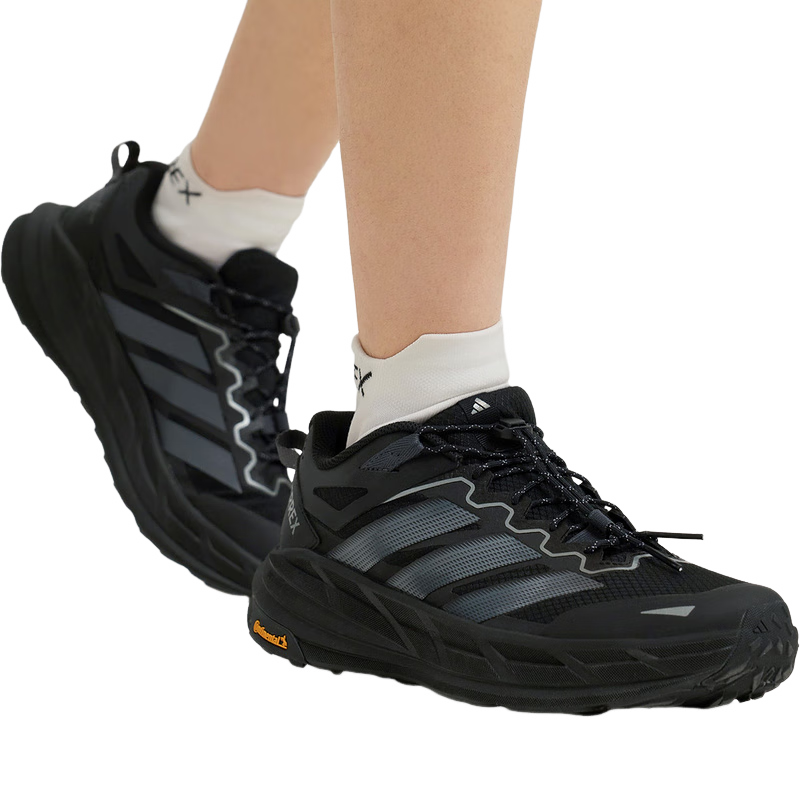 ���ϴ�˹ Terrex Freehiker LT ͽ��Ь KK1881 42 399.5Ԫ