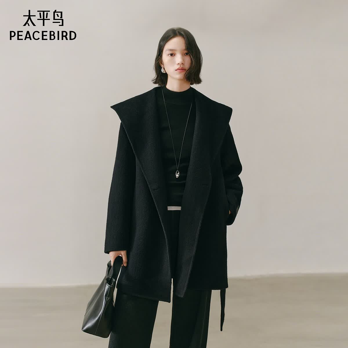 太平鸟女装毛呢大衣甄绒系列斗篷连帽弯刀袖双面呢外套 黑色 M
