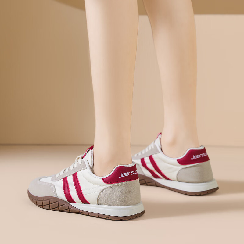 真维斯（Jeanswest）德训鞋女2025秋季新款经典休闲柔软舒适百搭学生板鞋 米红 40