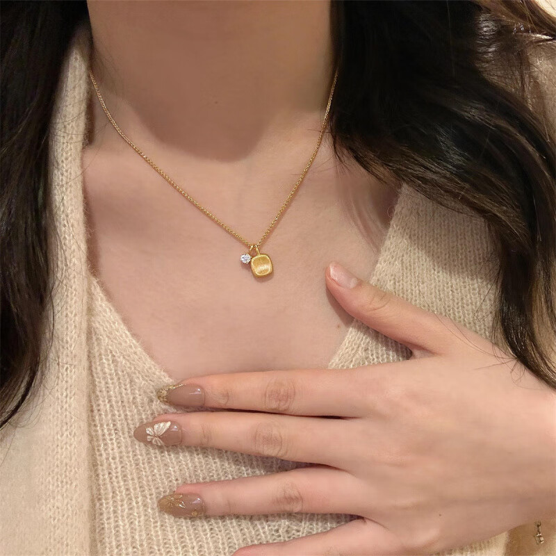 胖东来同款小方糖项链 超仙24k金拉丝方糖皓石吊坠轻奢小众感毛衣 拉丝方糖皓石项链