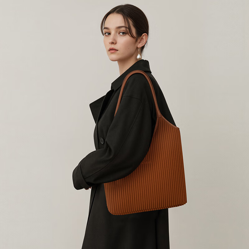 ONIMALS大容量托特包包女2025新款单肩手提包上班通勤轻便电脑包 奶油白