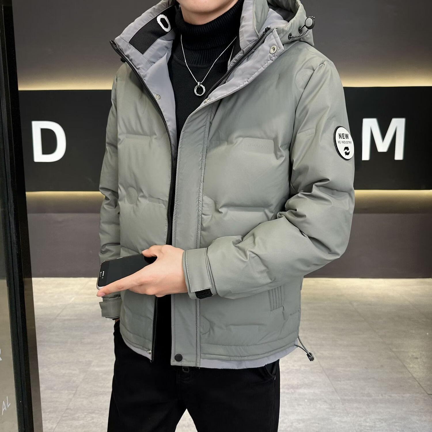 高档羽绒服男士2024新款连帽时尚帅气男青年冬季保暖加厚外套男装 军绿色 均码 4XL170185斤