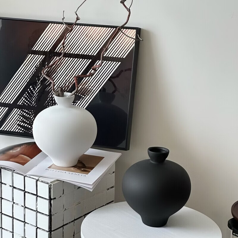 OYKTN黑色陶瓷花瓶桌面插花摆件高级感小众创意客厅装饰花瓶陶瓷插花器 黑色可装水 23*19.7cm