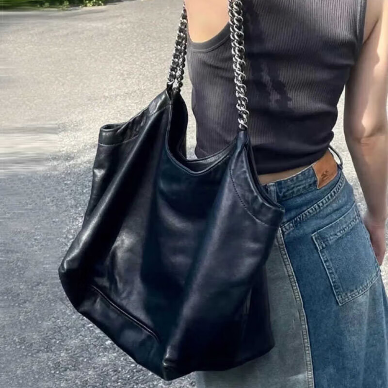 DL胖东来同款小众手提包2025新款女包简约百搭通勤链条托特包感 黑色