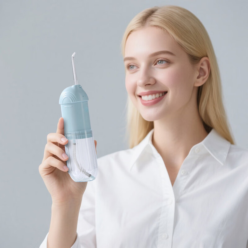 牙宜生【出行必备】电动冲牙器家用水牙线正畸旅行便携洗牙器儿童超声波清洁口腔牙菌斑清洁器中秋礼品 T1浅蓝色Type-c充电款 4支喷头