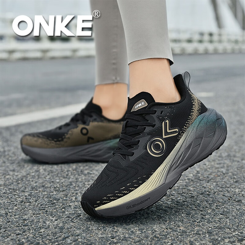 ONKE德国运动鞋女春季新款网面透气情侣跑鞋软底减震运动户外跑步鞋男 铂金 42