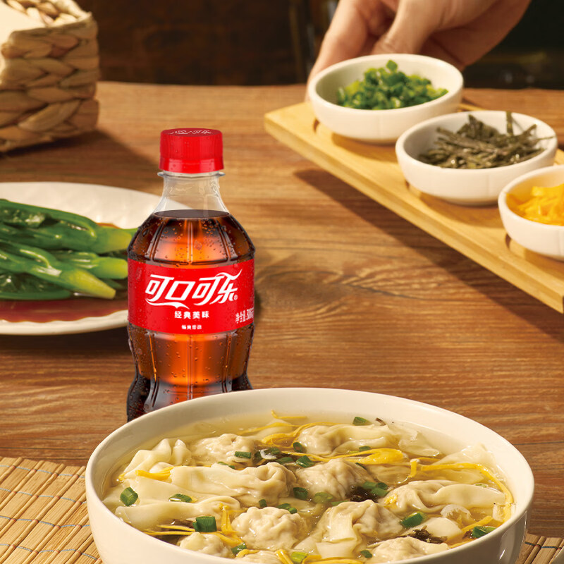 可口可乐（Coca-Cola）碳酸饮料雪碧芬达原味汽水迷你小瓶装整箱含汽饮料 可乐300ml*6瓶
