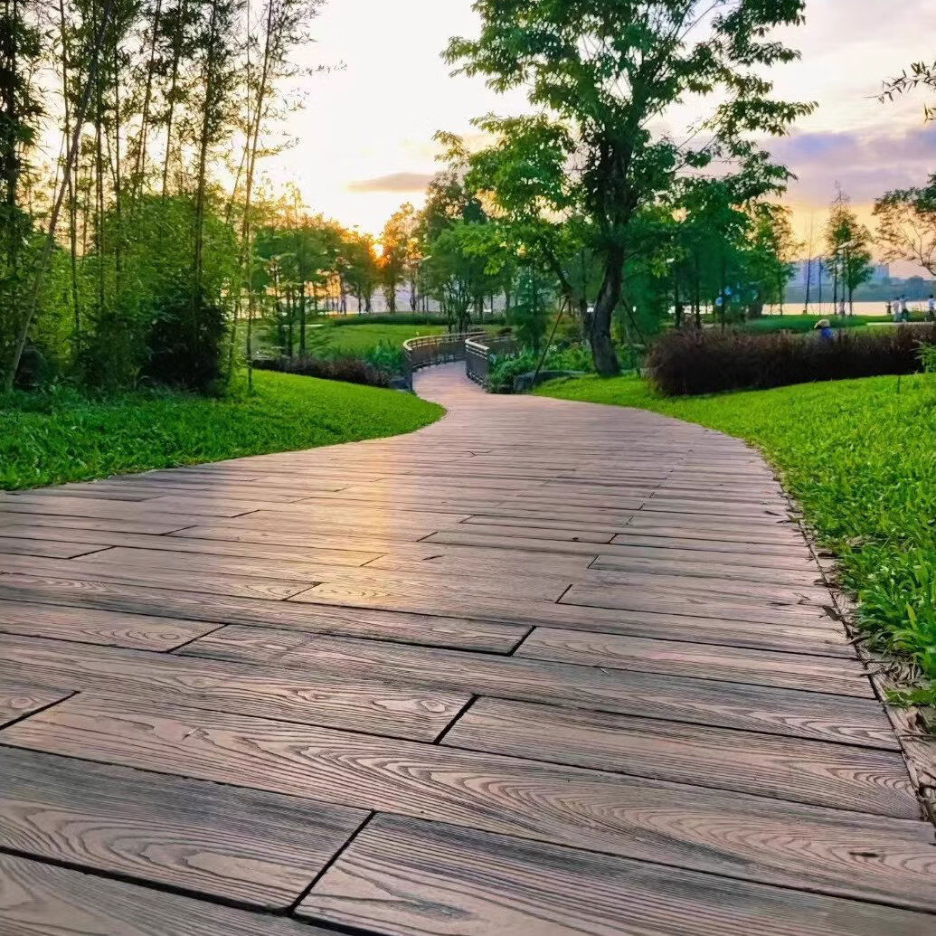 溥畔水泥仿木地板户外景区公园栈道板防滑钢筋混凝土仿木纹地砖 咖啡色尺寸：2000*150*60