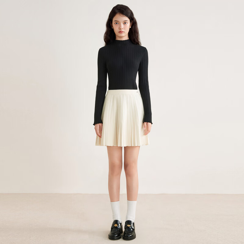 乐町甜美百褶针织短裙学院风半身裙金属标格雷系半裙 香草白（现货） L