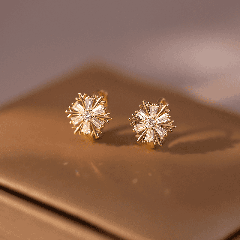 铜合金锆石耳饰韩国高级感雪花耳扣女小巧精致气质耳环新款耳饰K 2025爆款雪花耳扣1对送精美礼盒