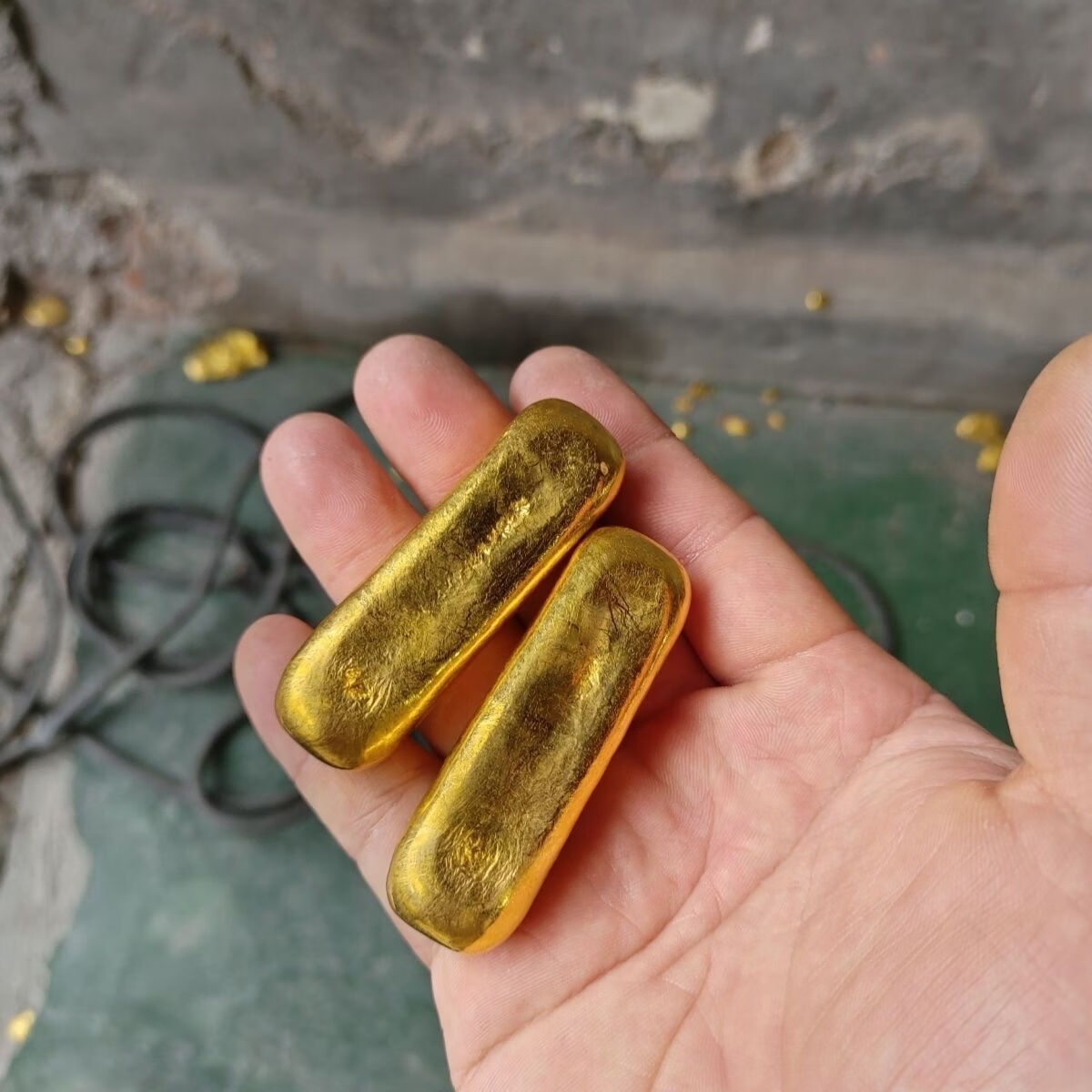 纯金色孟加拉赤金金块高品质可火烧可融化不变色可二次 100克左右 1根 纯金色孟加拉赤金金块高品质可火烧可融化不变色可二次 100克左右 1根