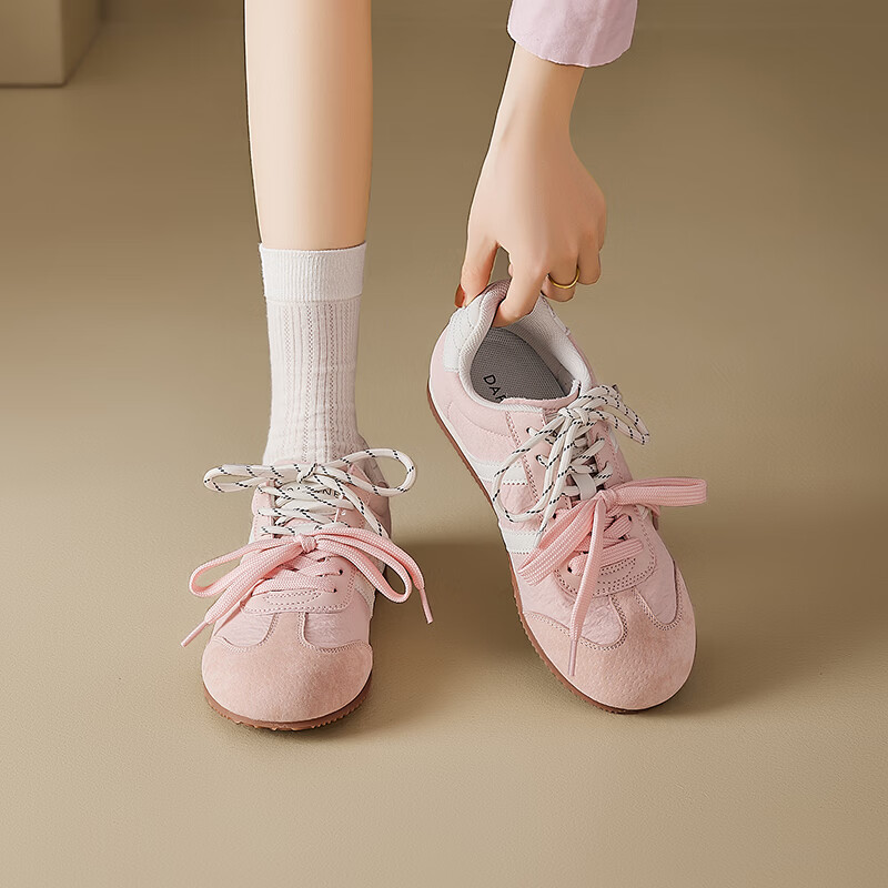 达芙妮平底德训鞋女2025新款轻便软底板鞋复古百搭阿甘休闲鞋女 粉色 38