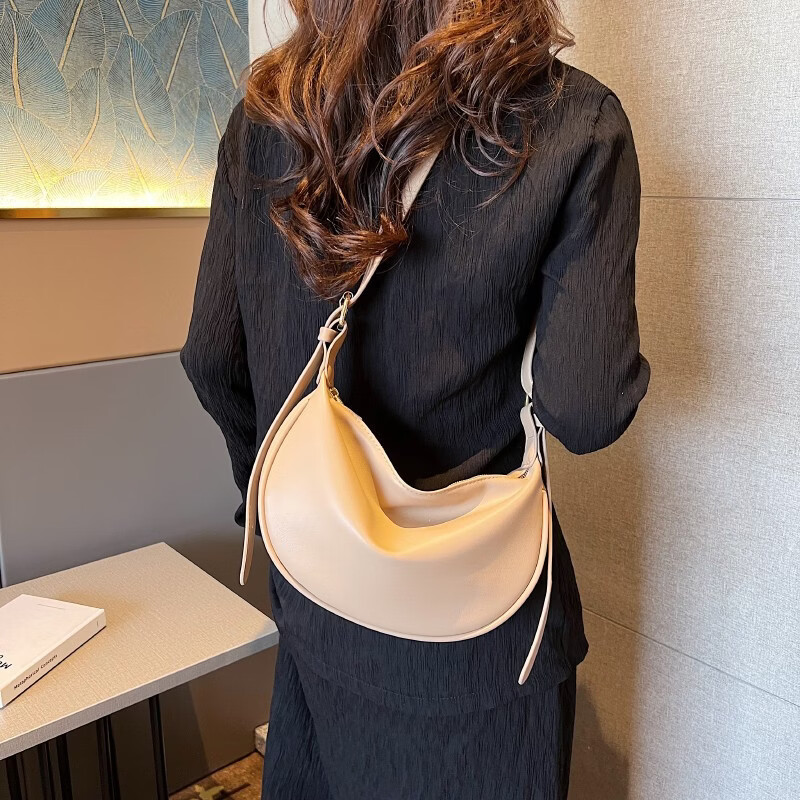 【优选】纯色单肩包包女2025新款网红简约单肩腋下包软PU斜挎包百 卡其配棕