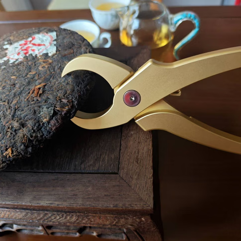 茶钳铝合金功夫茶具开茶钳子普洱茶开茶饼茶砖开口器自动回弹撬茶 新款金黄色茶钳【礼盒装】 金黄色
