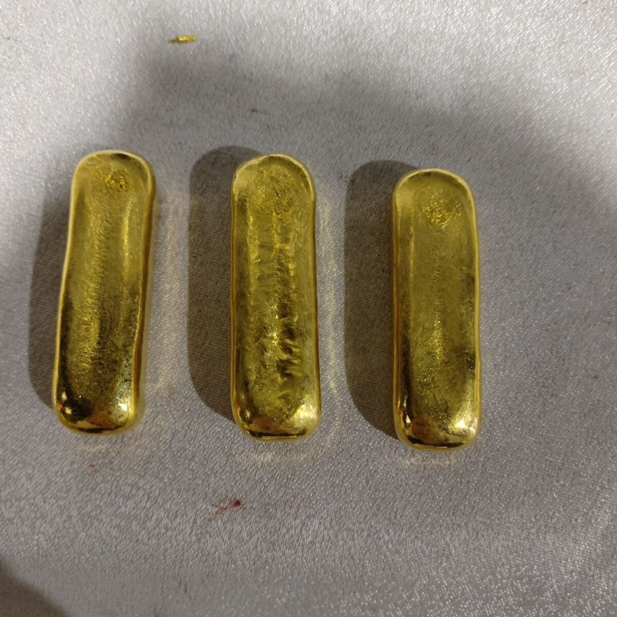 纯金色孟加拉赤金金块高品质可火烧可融化不变色可二次 100克左右 1根 纯金色孟加拉赤金金块高品质可火烧可融化不变色可二次 100克左右 1根