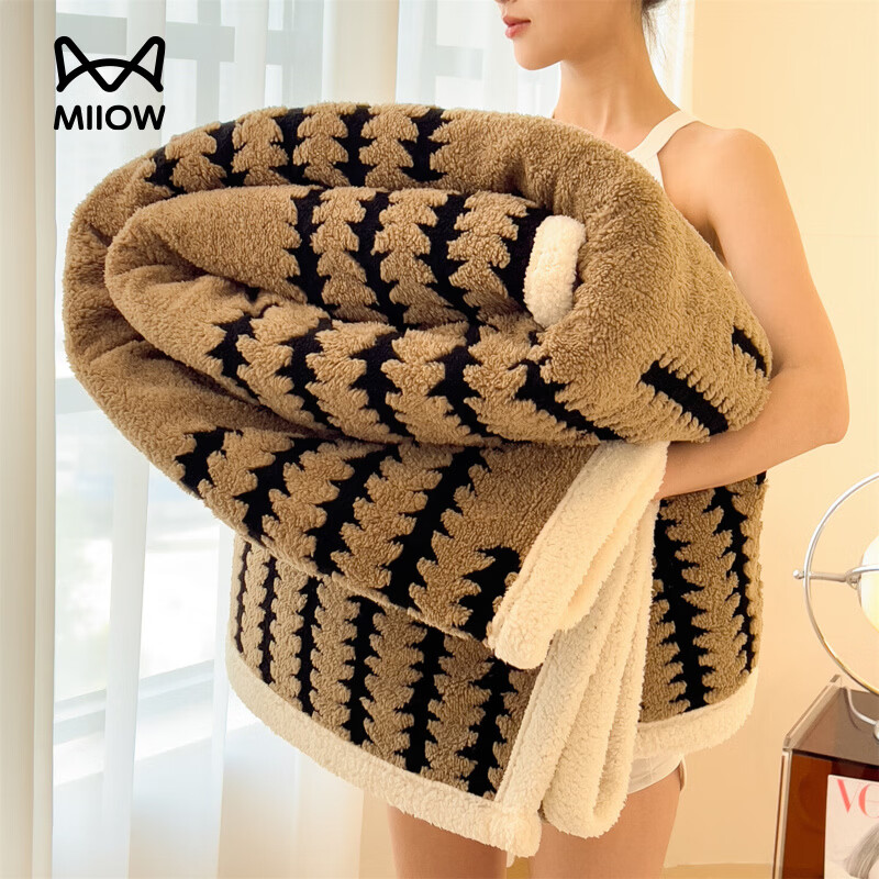 猫人（MiiOW）加厚珊瑚绒毯毛毯子 办公室羊羔绒午睡毯沙发盖毯午休牛奶绒毯 咖啡 180*200cm【加大单人毯】