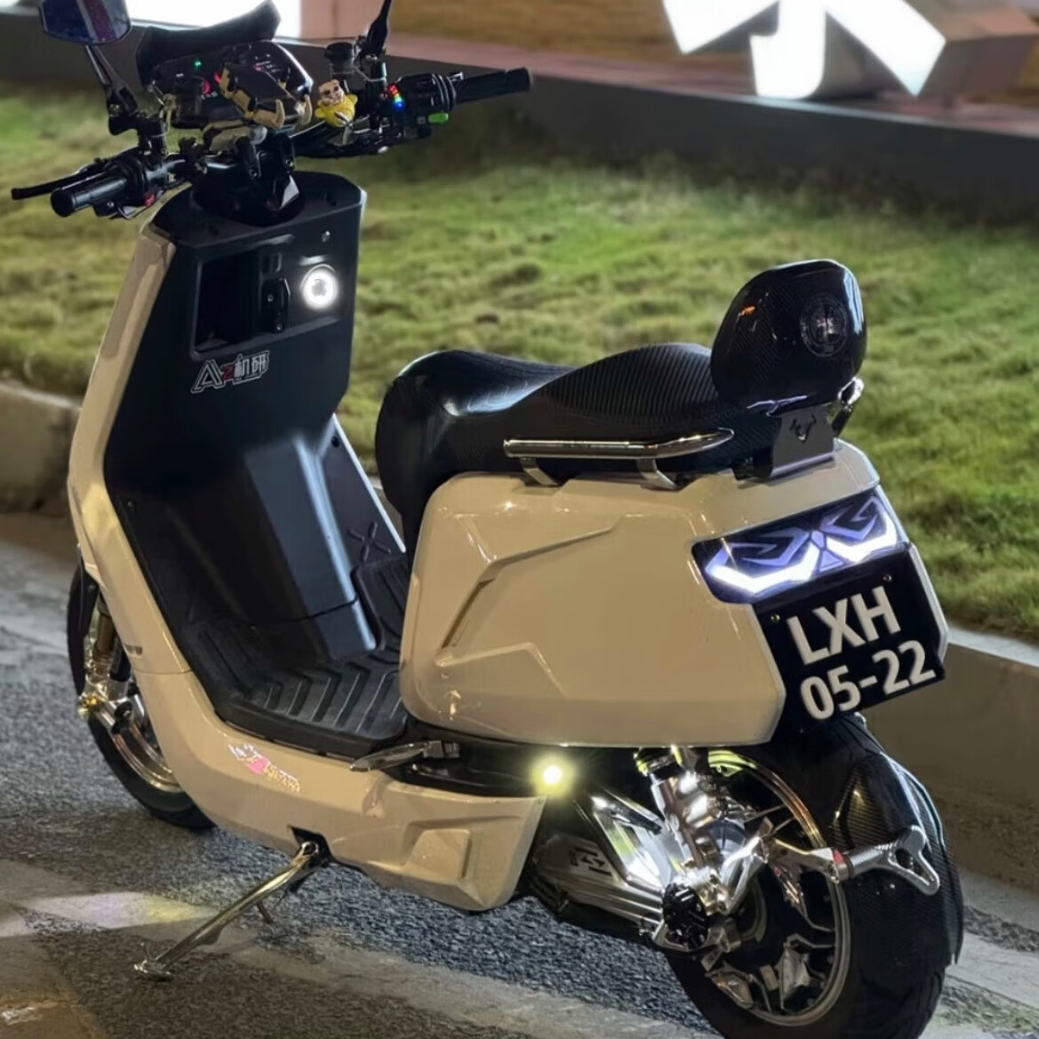 XIAONIU2025新款小牛n1s电动新国标nqi长续航Nxt电车app过户nplay可上牌 5