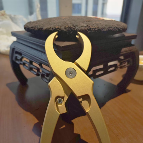 茶钳铝合金功夫茶具开茶钳子普洱茶开茶饼茶砖开口器自动回弹撬茶 新款金黄色茶钳【礼盒装】 金黄色