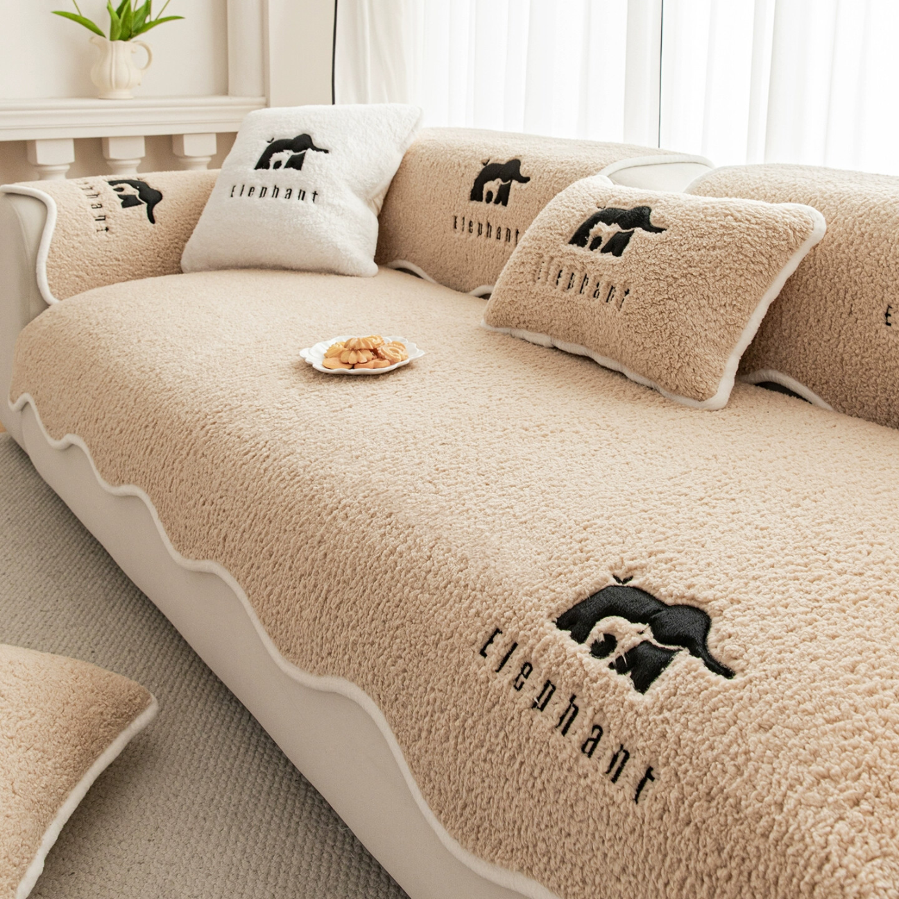 无印良品皮沙发专用垫秋冬高级感羊羔绒沙发盖垫加厚毛绒防滑秋冬沙发垫 绒象-卡其【加厚羊羔绒 不粘毛不掉毛】 90*240cm （三人位/小四人位）