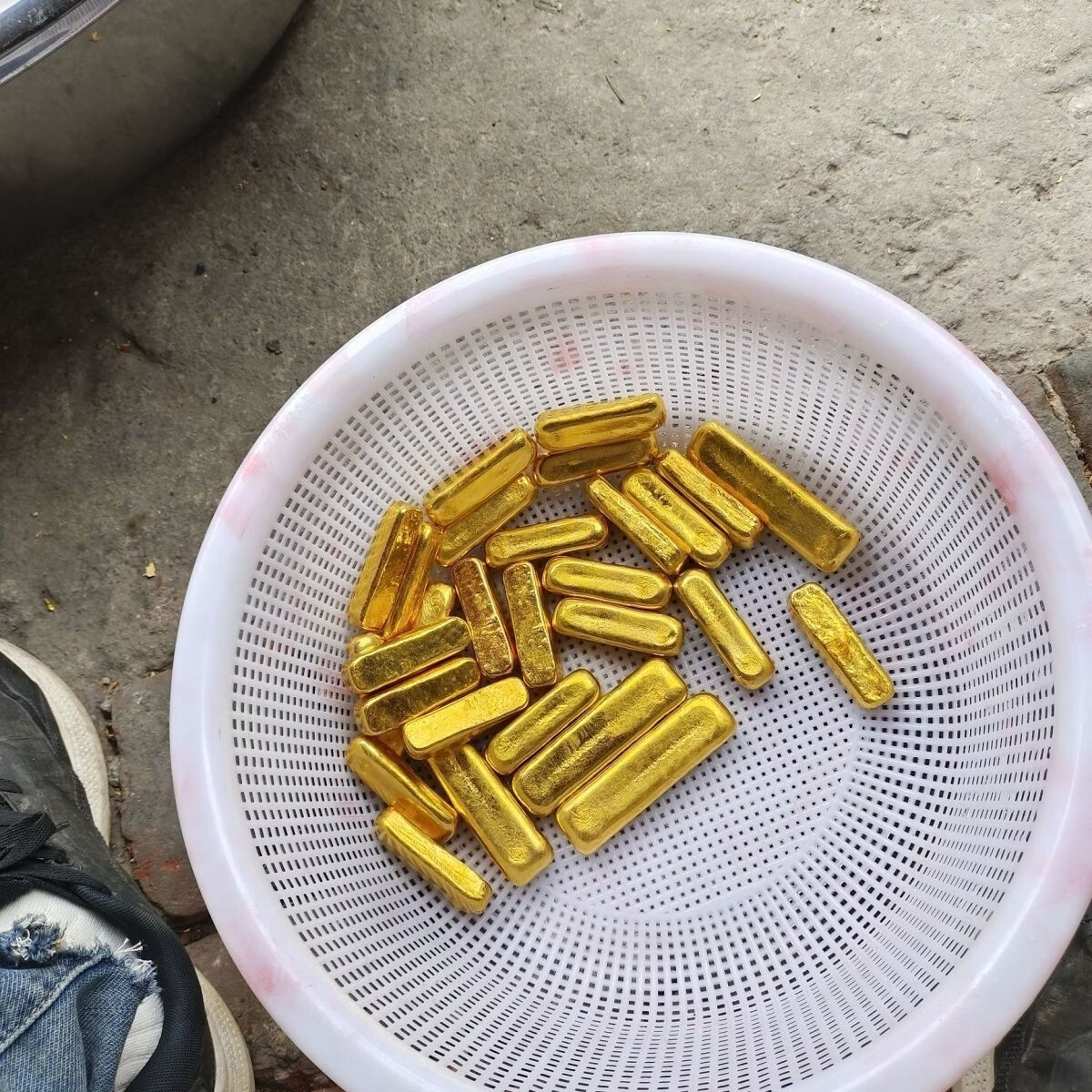 纯金色孟加拉赤金金块高品质可火烧可融化不变色可二次 100克左右 1根 纯金色孟加拉赤金金块高品质可火烧可融化不变色可二次 100克左右 1根