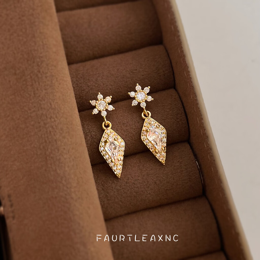 ��������ѩ������΢���ʯʱ�и߼������ݷ�925�������С���������� 7079����ѩ���������� 49Ԫ