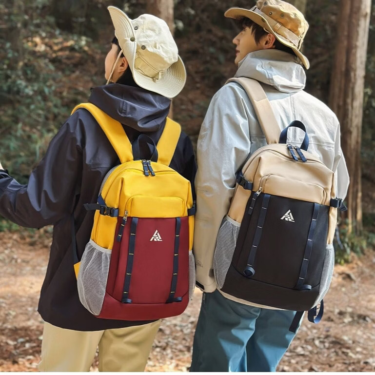 玛嘎户外运动登山包轻量化徒步双肩包男大容量旅行背包骑行包学生书包 黄色