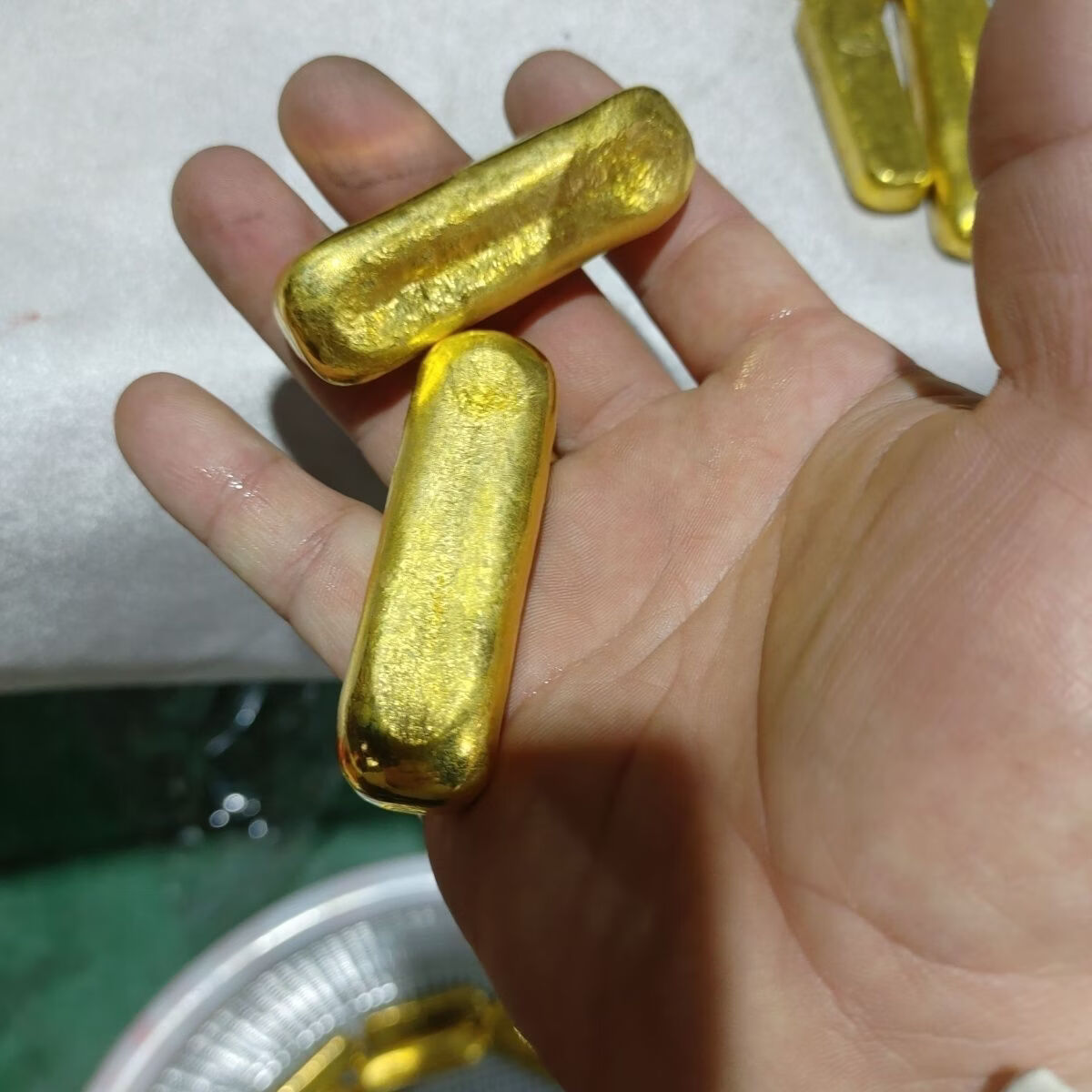 纯金色孟加拉赤金金块高品质可火烧可融化不变色可二次 100克左右 1根 纯金色孟加拉赤金金块高品质可火烧可融化不变色可二次 100克左右 1根