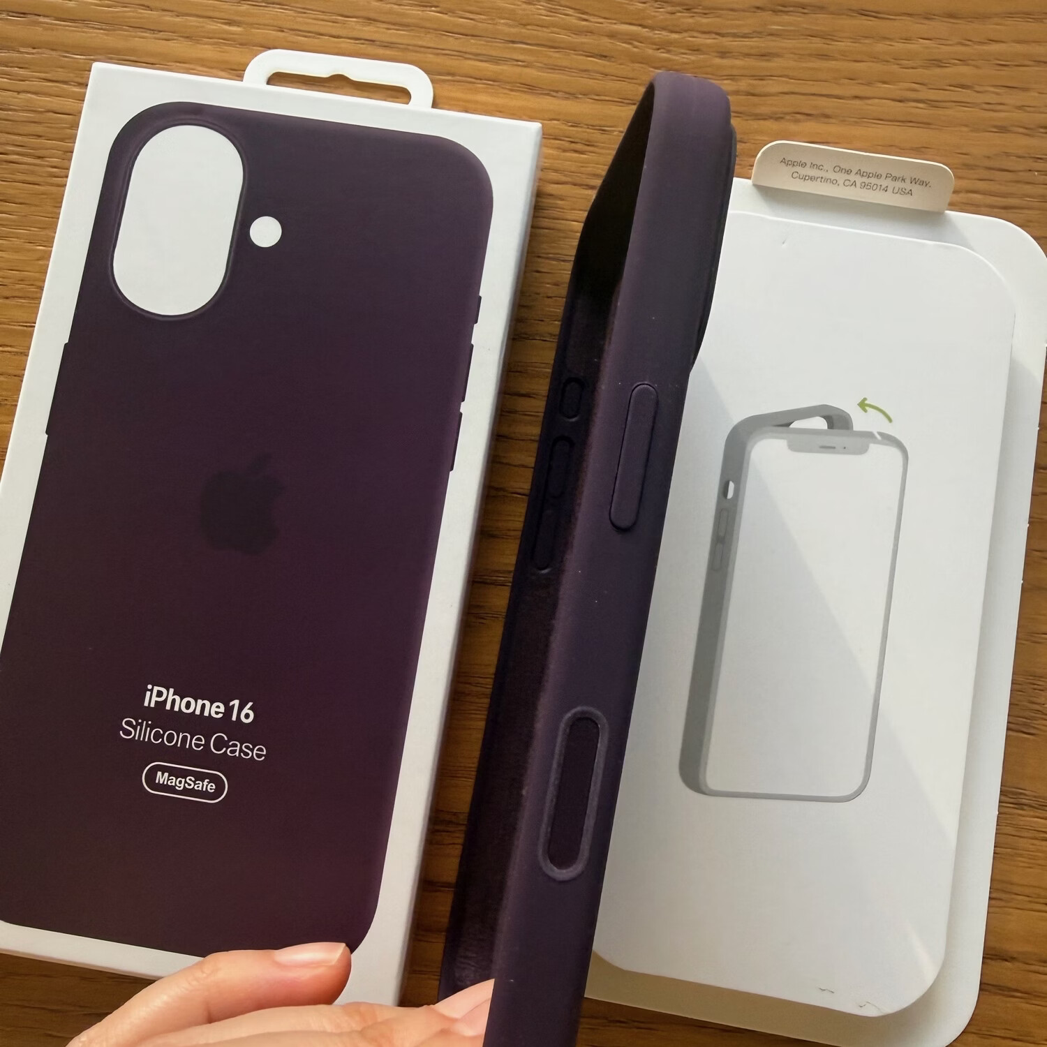 iPhone 16液态硅胶保护壳 磁吸动画按键款（现货速发） 梅子色 16